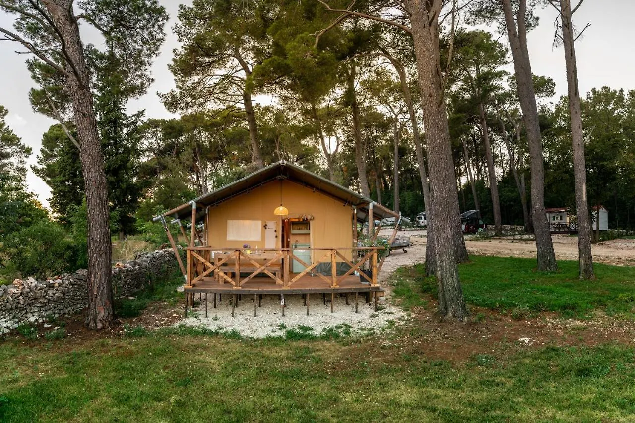 Glamping Tent Bor Barban Luxury tent